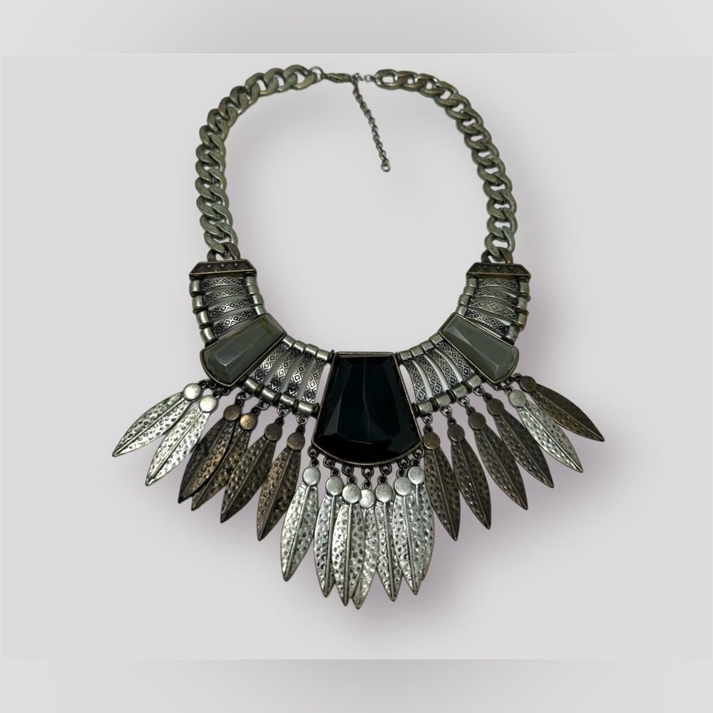 🛍️SALE🛍️ MESA VERDE STATEMENT NECKLACE & EARRING SET - Picture 5 of 12